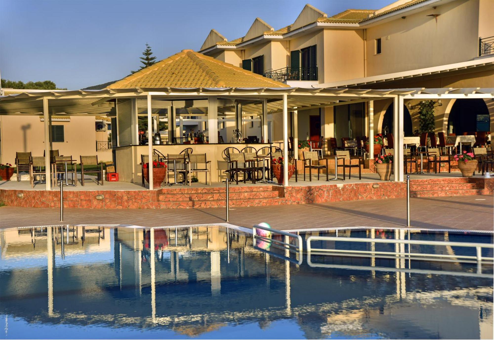 Coralli Hotel Perdika  Exterior photo