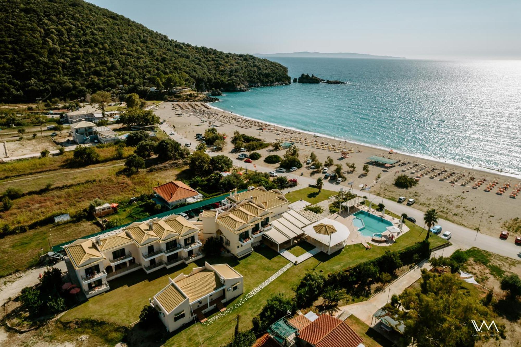 Coralli Hotel Perdika  Exterior photo