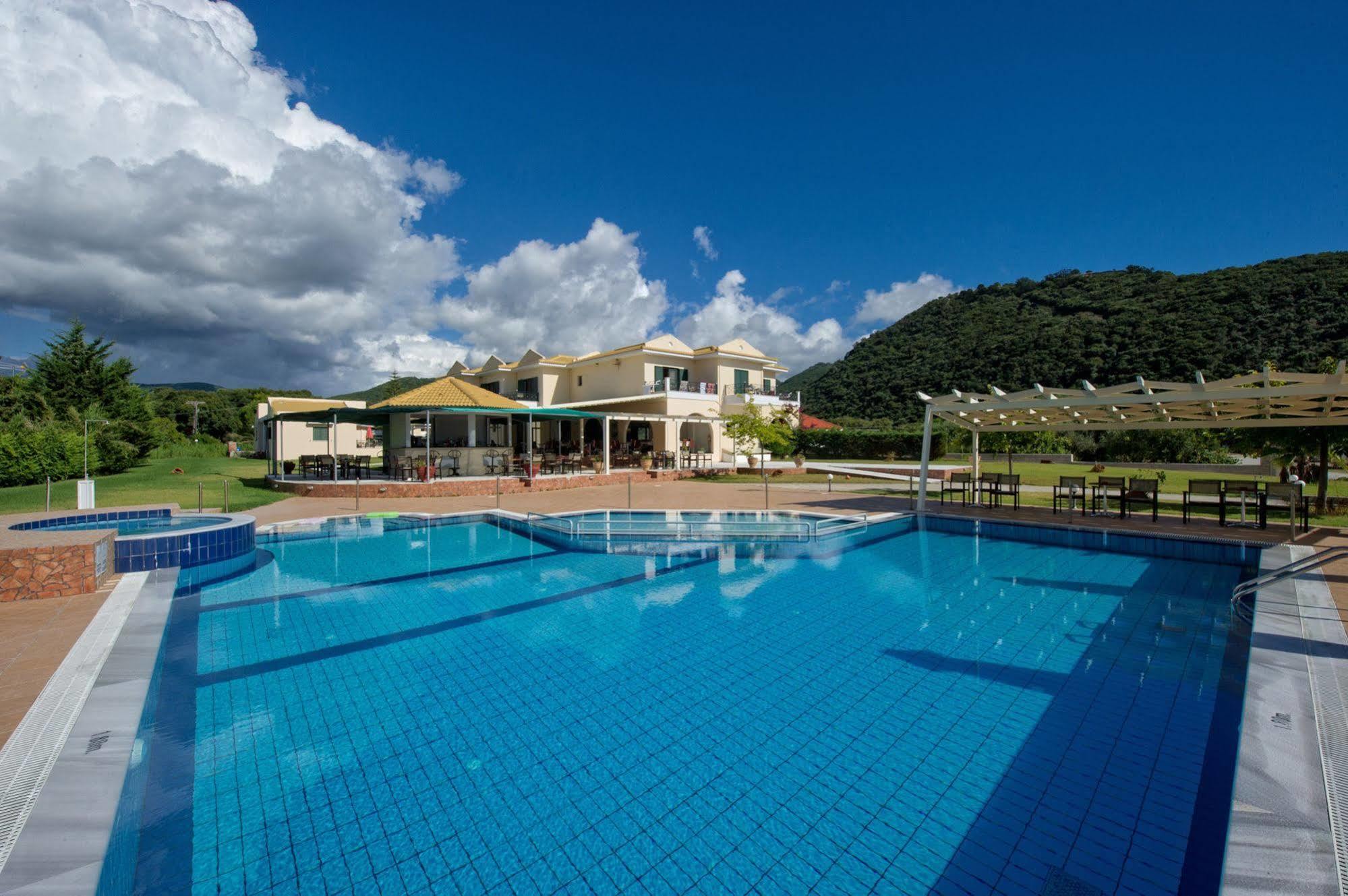 Coralli Hotel Perdika  Exterior photo